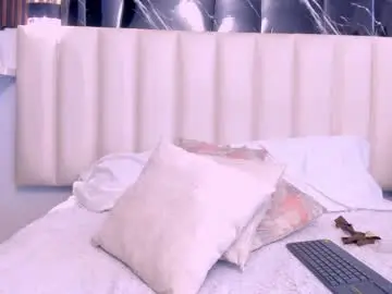 Chaturbate Live Sex Cam of liarossi_