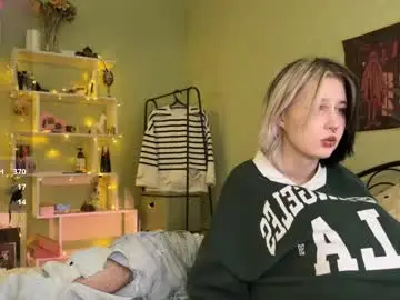 Chaturbate Live Sex Cam of veryraretwins