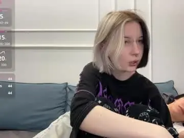 Chaturbate Live Sex Cam of veryraretwins