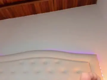 Chaturbate Nude Webcam of _ambar_curly_