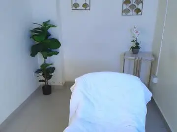 Chaturbate Free Live Porn of mathilde_lina