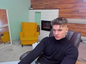 Chaturbate Live Sex Cam of maxkaiden