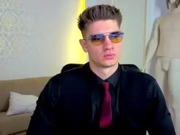 Chaturbate Best live sex cam show of maxkaiden