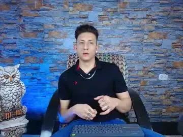 Chaturbate Sex Chat of emiliocum_24