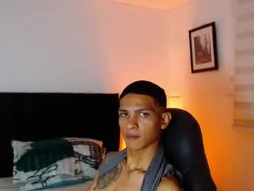 Chaturbate Sex Cam of logan_military