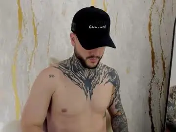 Chaturbate Live Sex Cam of aronwade
