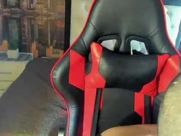 Chaturbate Live Sex Cam of emily_petite16