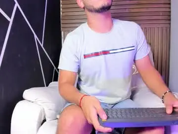 Chaturbate Live Sex Cam of axel_grey_