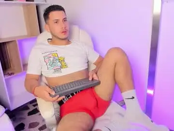 Chaturbate Live Sex Cam of axel_grey_