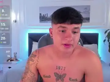 Chaturbate Live Sex Cam of cristopher_strong