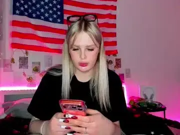 Chaturbate Adult Video Chat of krisi_myrr