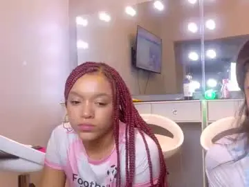 Chaturbate Live Sex Cam of littlejennifer18