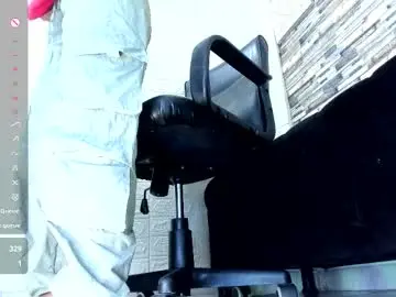 Chaturbate Live Sex Cam of chrissyhotx