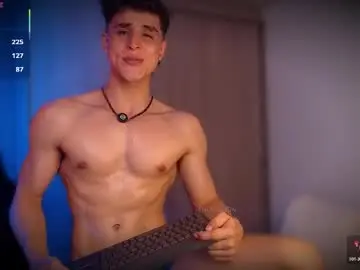 Chaturbate Nude Webcam of thomklein