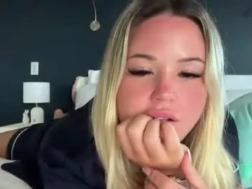 Chaturbate Live Porn of averybabyyx