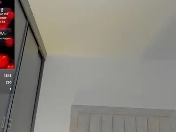 Chaturbate Watch Live Sex Cams of iamjulian_