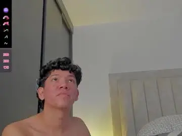 Chaturbate Live Porn of iamjulian_