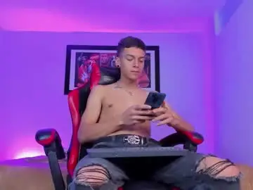 Chaturbate Sex Cam of noahh_sky