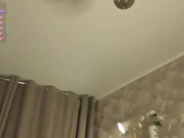 Chaturbate Live Sex Cam of dessiemaletta