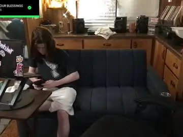 Chaturbate Live Sex Cam of incognitoqueen