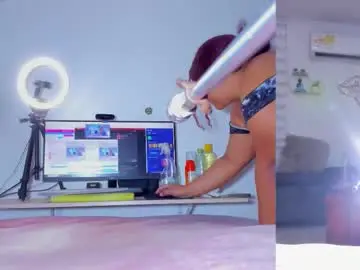 Chaturbate Live Sex Cam of abigail__girl_