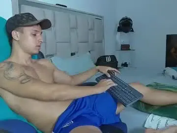 Chaturbate Adult Video Chat of andrew_lover21