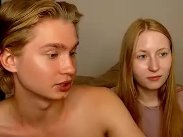 Chaturbate Live Sex Cam of lessyxjhony