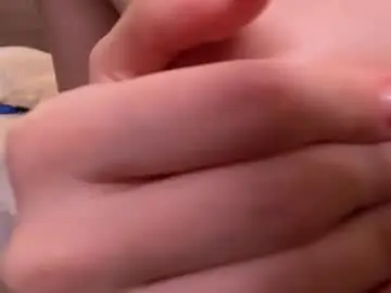 Chaturbate Live Sex Cam of roselyn_rose