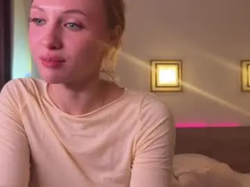 Chaturbate Live Sex Cam of roselyn_rose