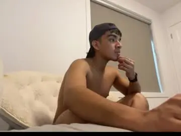 Chaturbate Free Live Porn of caleumx