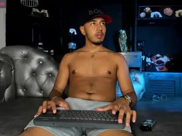 Chaturbate Live Sex Cam of brand_collins