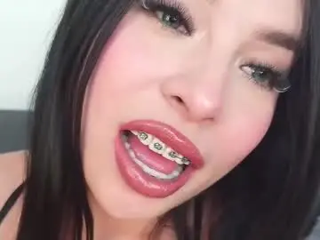 Chaturbate Watch Live Sex Cams of mia_roux13
