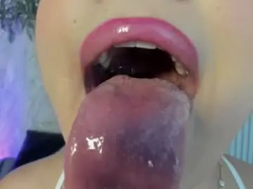 Chaturbate Private Sex Chat of mia_roux13