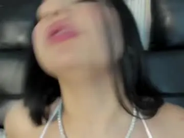 Chaturbate Free Live Porn of mia_roux13