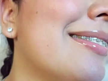 Chaturbate Adult Webcams of mia_roux13