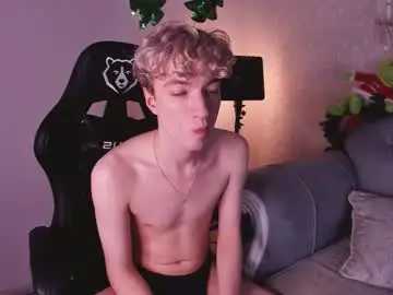 Chaturbate Free Live Porn of trevorbenson