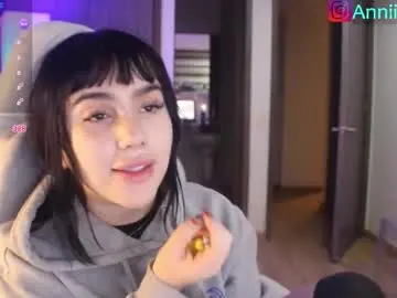 Chaturbate Live Sex Cam of annie_snow_