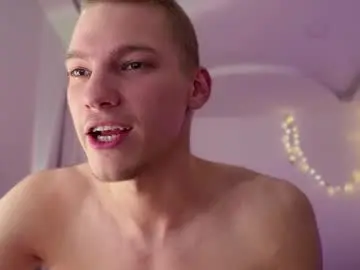 Chaturbate Watch Live Sex Cams of davey_ebash