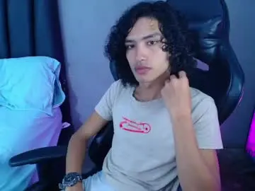 Chaturbate Sex Cam of tayronx33