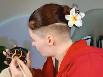 Chaturbate Free Porn Cam of chillsnail_bro