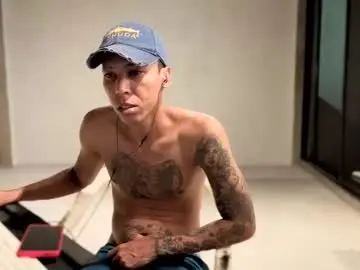 Chaturbate Live Sex Cam of elchicletv