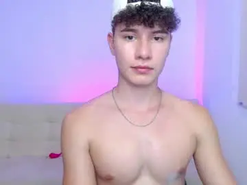 Chaturbate Live Sex Cam of adrian_morelli