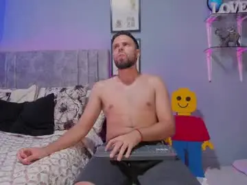 Chaturbate Live Porn of ethan_adam