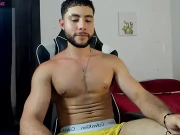 Chaturbate Live Sex Cam of bryan_oficials