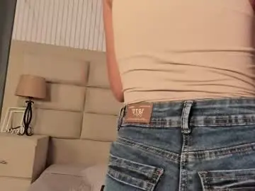 Chaturbate Free Porn Cam of carolinefyre