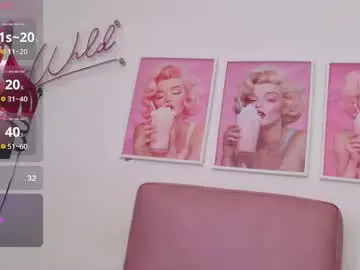 Chaturbate Live Porn of adele_latinlady