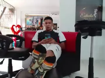 Chaturbate Sex Cam of damyan_2003