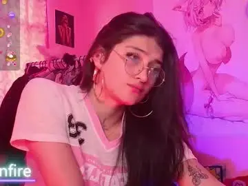 Chaturbate Live Sex Cam of moonfiredance