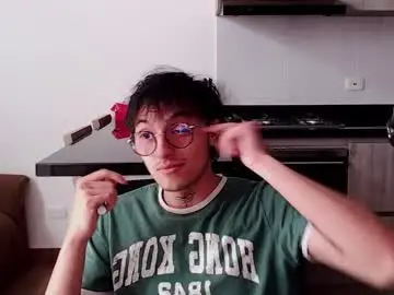 Chaturbate Live Sex Cam of te0__0