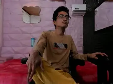 Chaturbate Free Porn Cam of andyuoswald